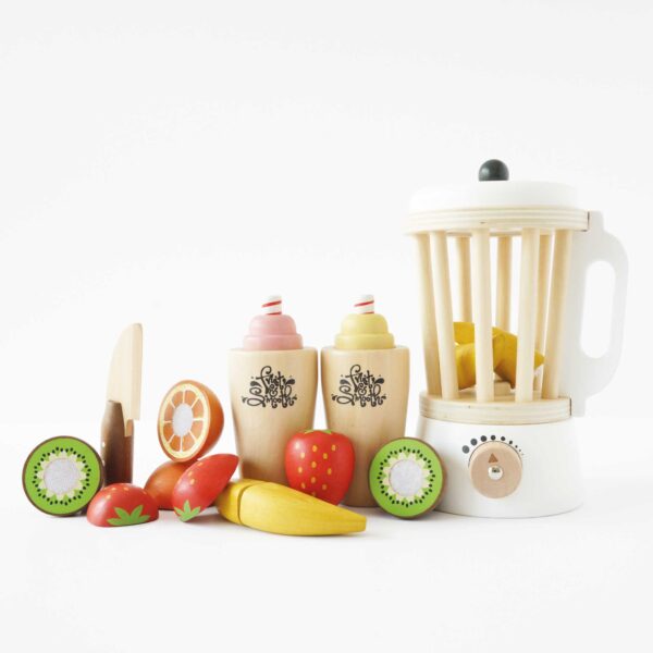 Le Toy Van Fruit & Smoothie Blender Set - Image 2
