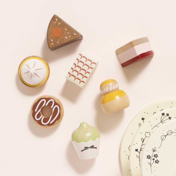 Le Toy Van Three Tier Patisserie Stand - Image 2