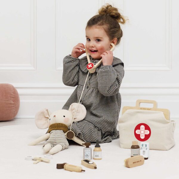 Le Toy Van Animal Vet Set - Image 3